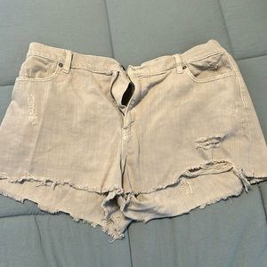 AERIE light gray shorts (NEW WITHOUT TAGS)